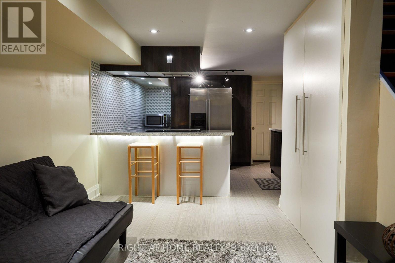 REAR - 1547 KINGSTON ROAD