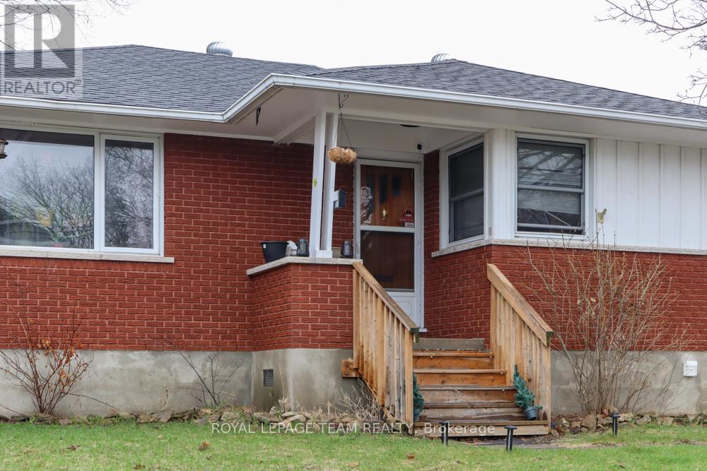 75 WINNIFRED STREET N
