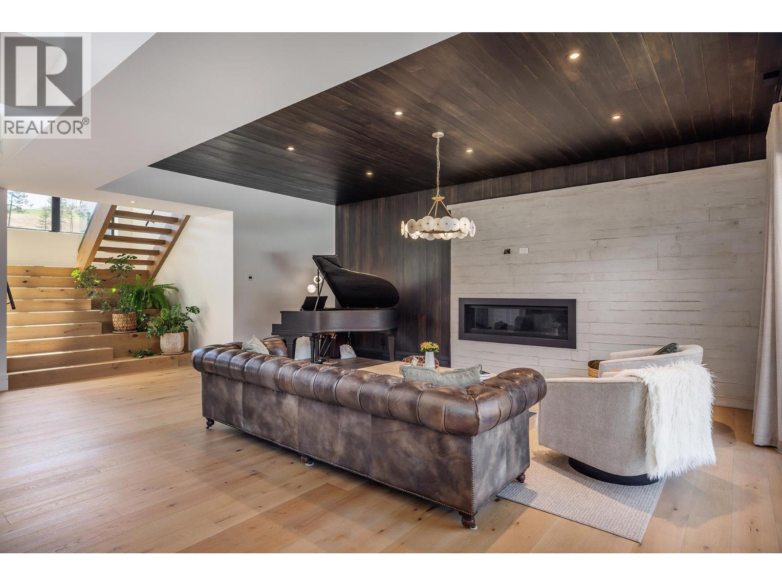 10248 Beacon Hill Drive