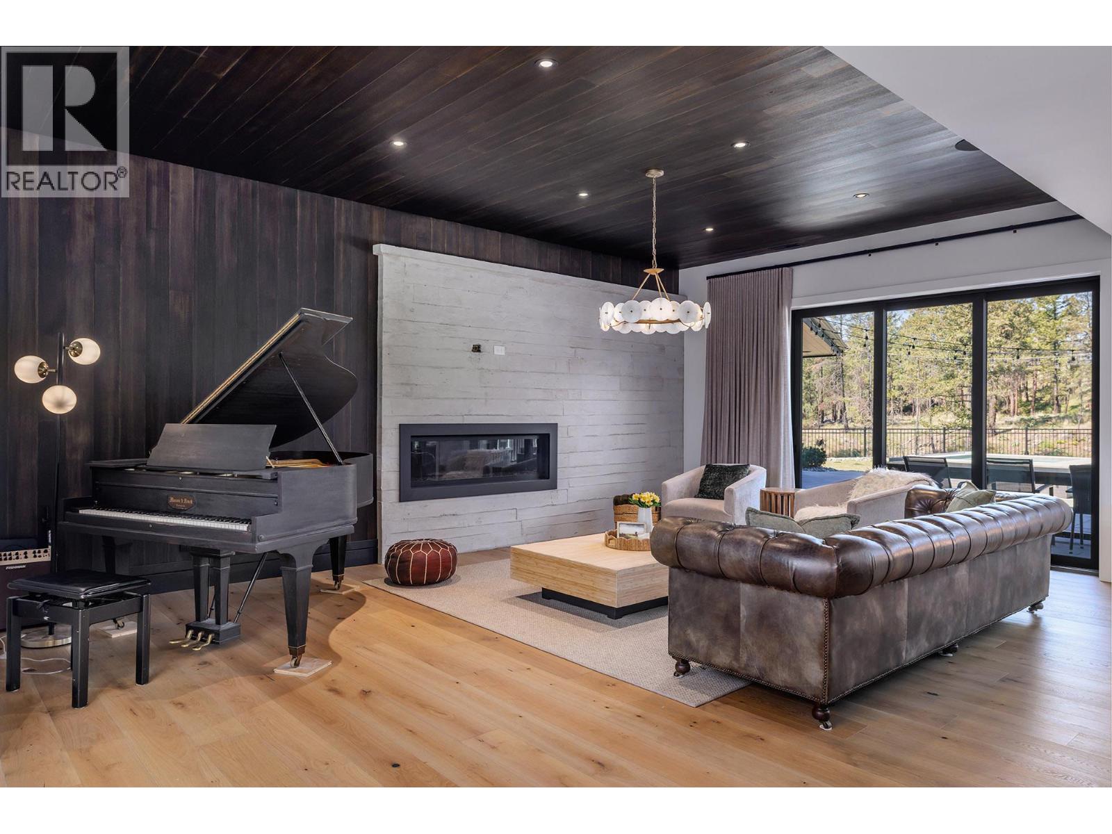 10248 Beacon Hill Drive