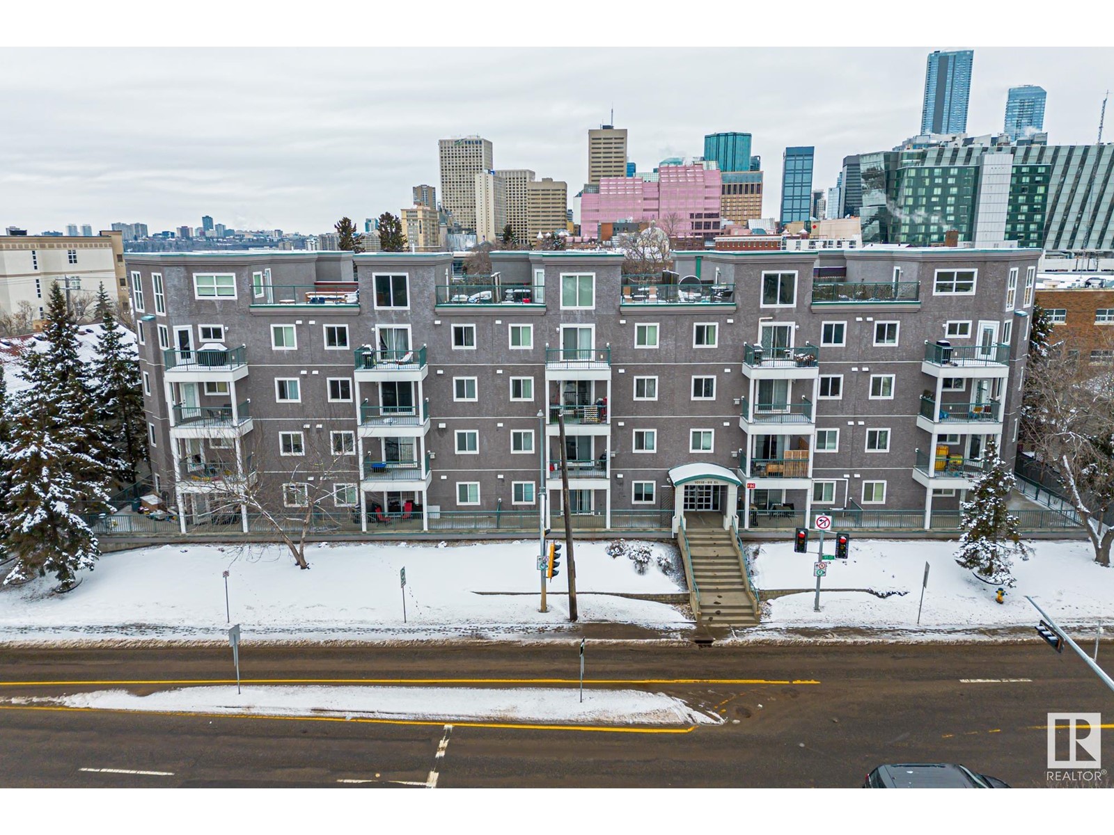 #208 10118 95 ST NW