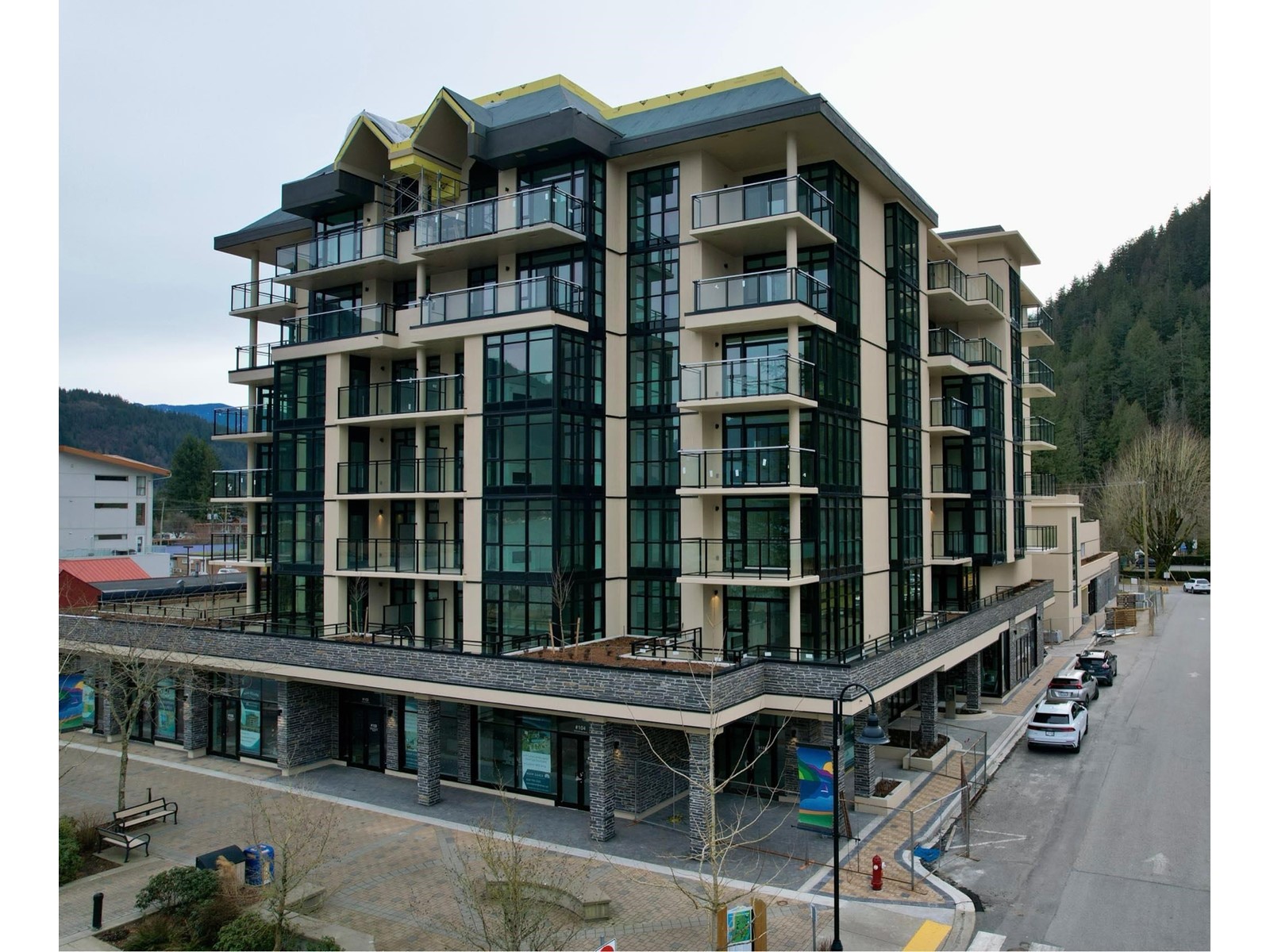 604 120 ESPLANADE AVENUE|Harrison Hot Springs