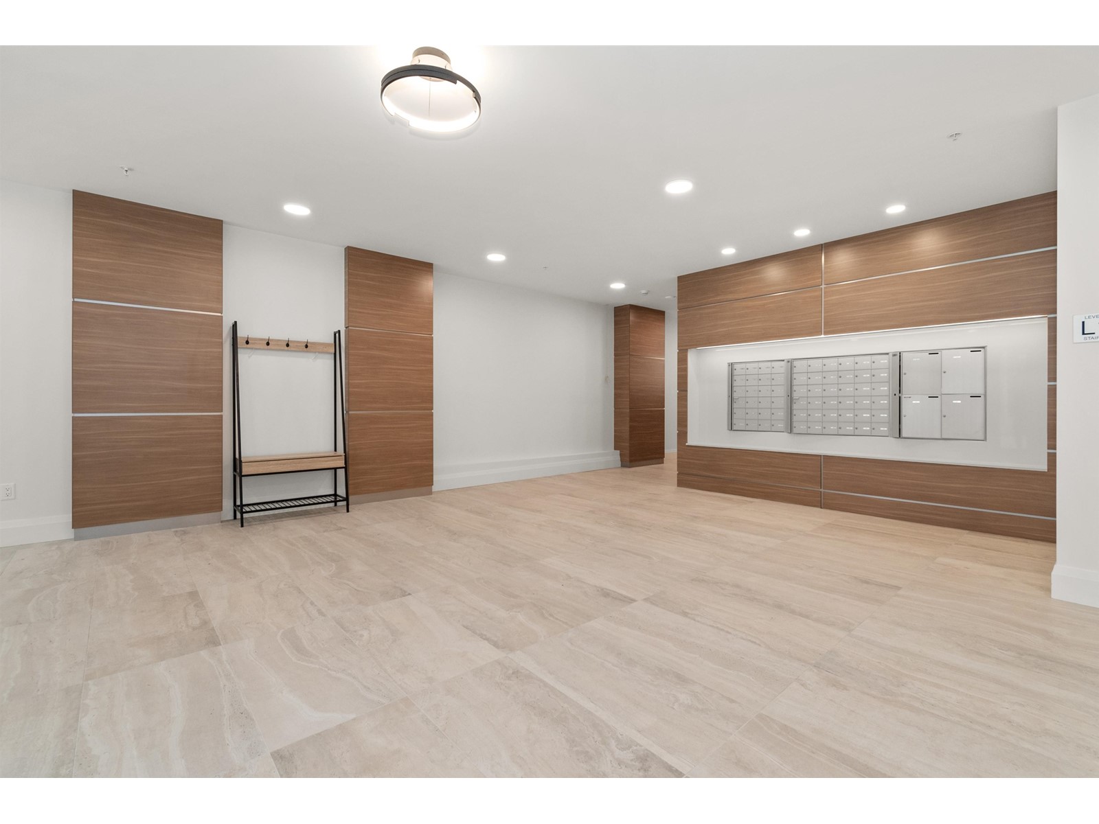 604 120 ESPLANADE AVENUE|Harrison Hot Springs