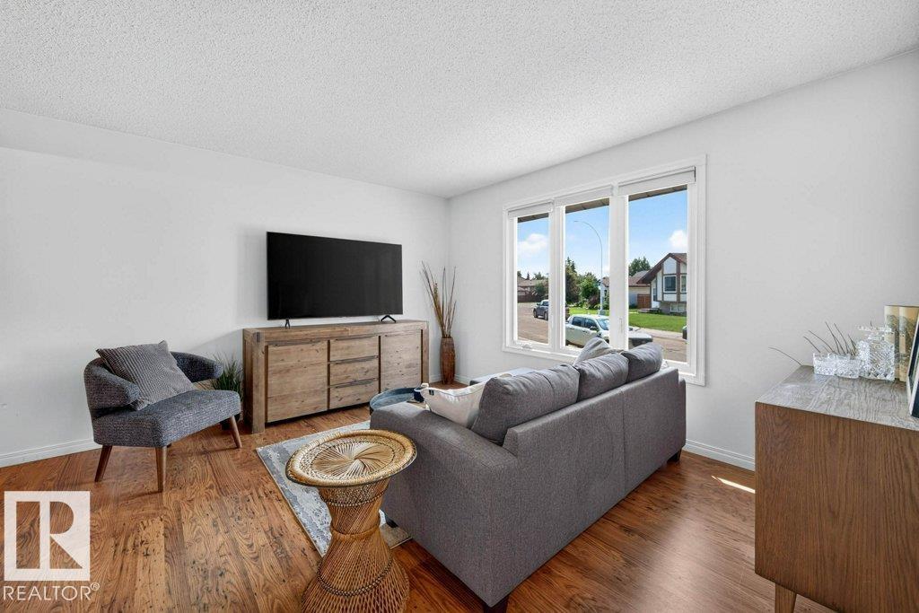 3610 42 AV NW