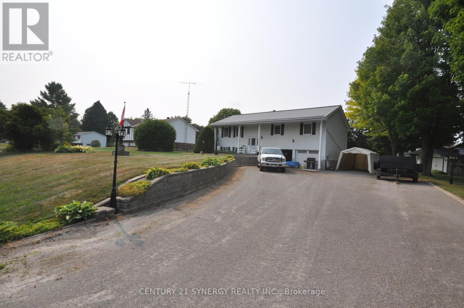186 GOLF CLUB ROAD N