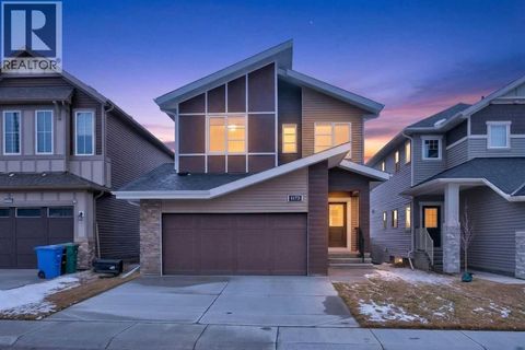 1173 Chinook Gate Bay SW Airdrie AB T4B5J2