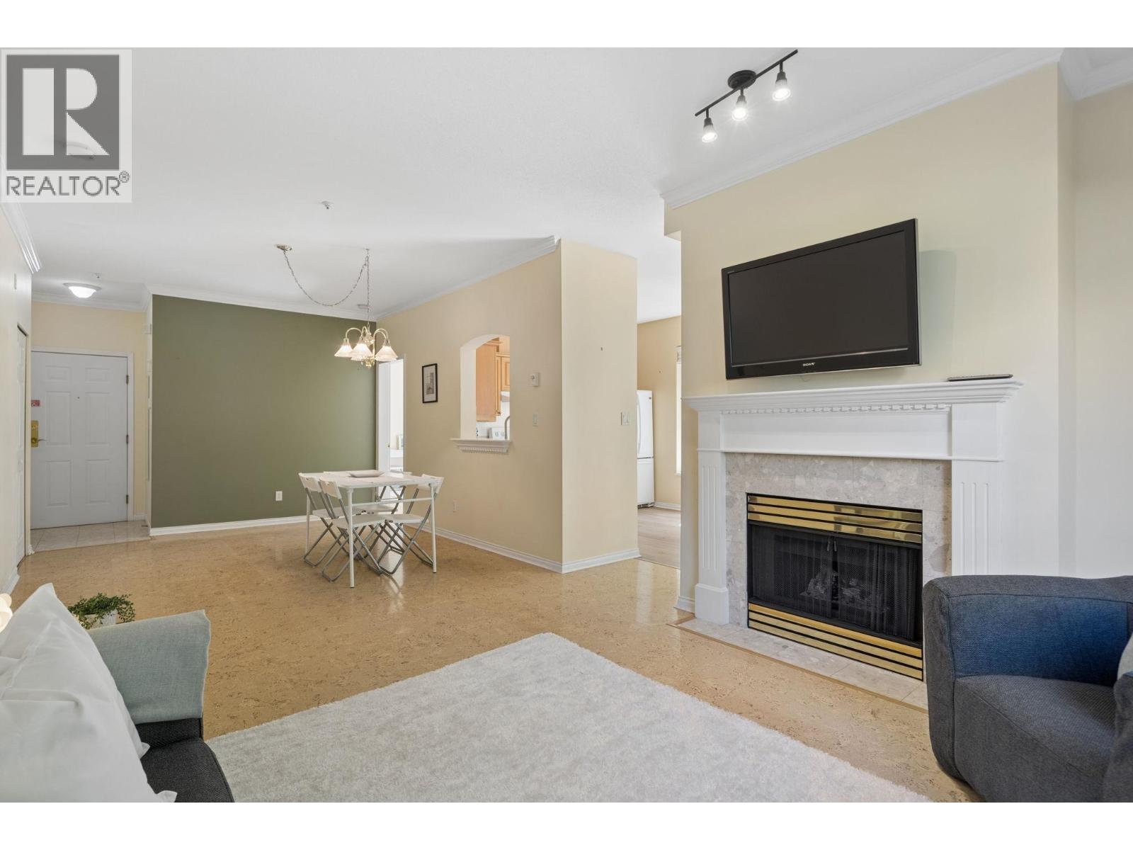 118 3098 GUILDFORD WAY