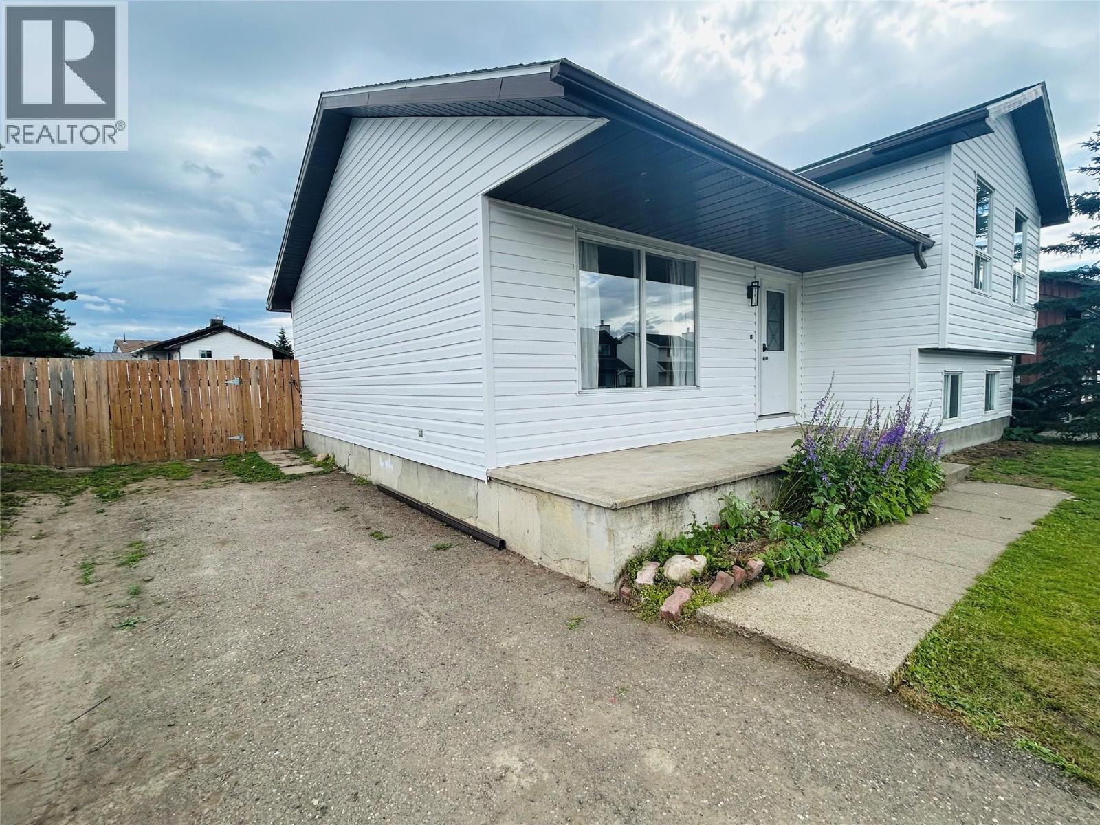 156 VALLEYVIEW Crescent
