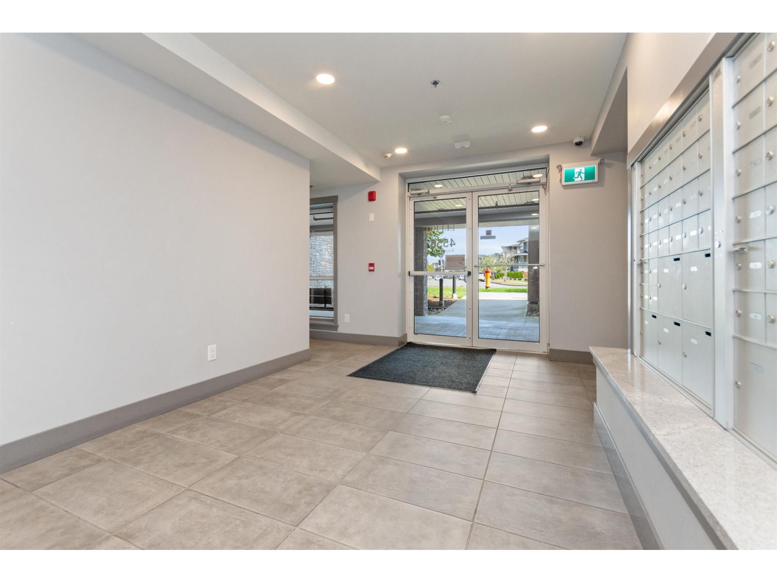 504 45562 AIRPORT ROAD|Chilliwack Proper South