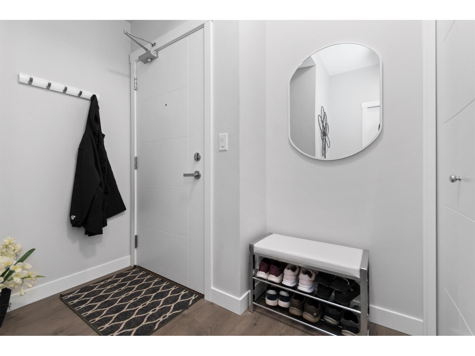 504 45562 AIRPORT ROAD|Chilliwack Proper South