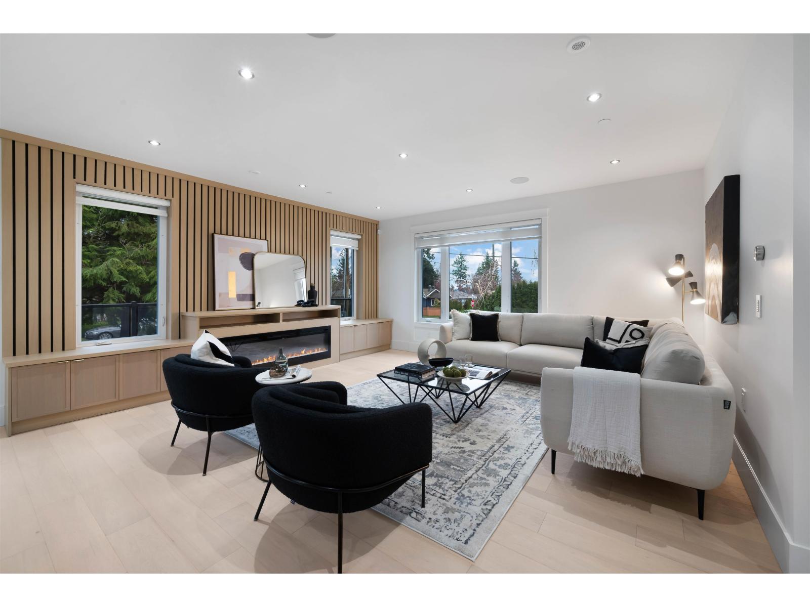 13915 BLACKBURN AVENUE