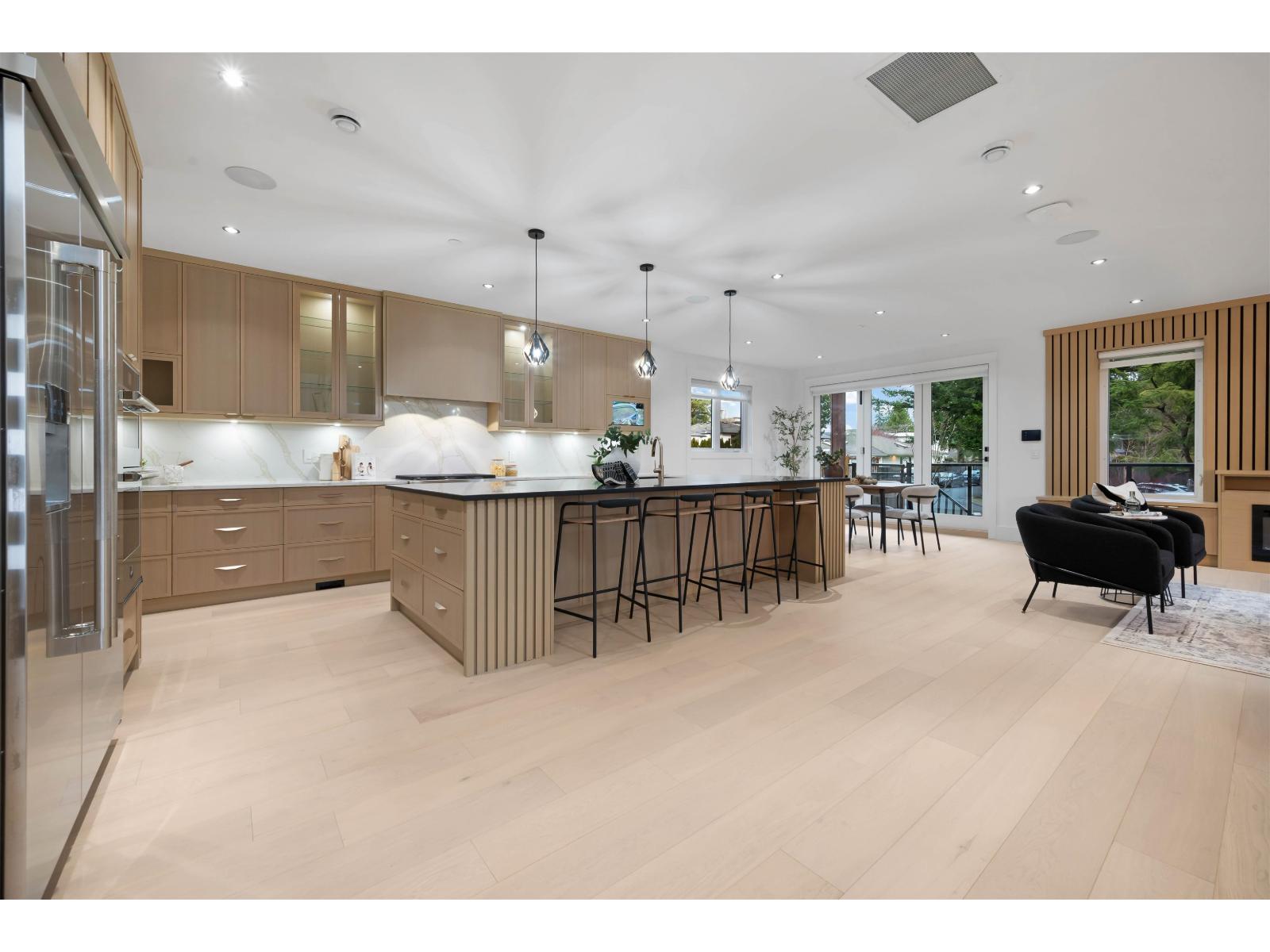 13915 BLACKBURN AVENUE