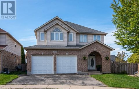 35 YARROW Court Kitchener ON N2E4C4