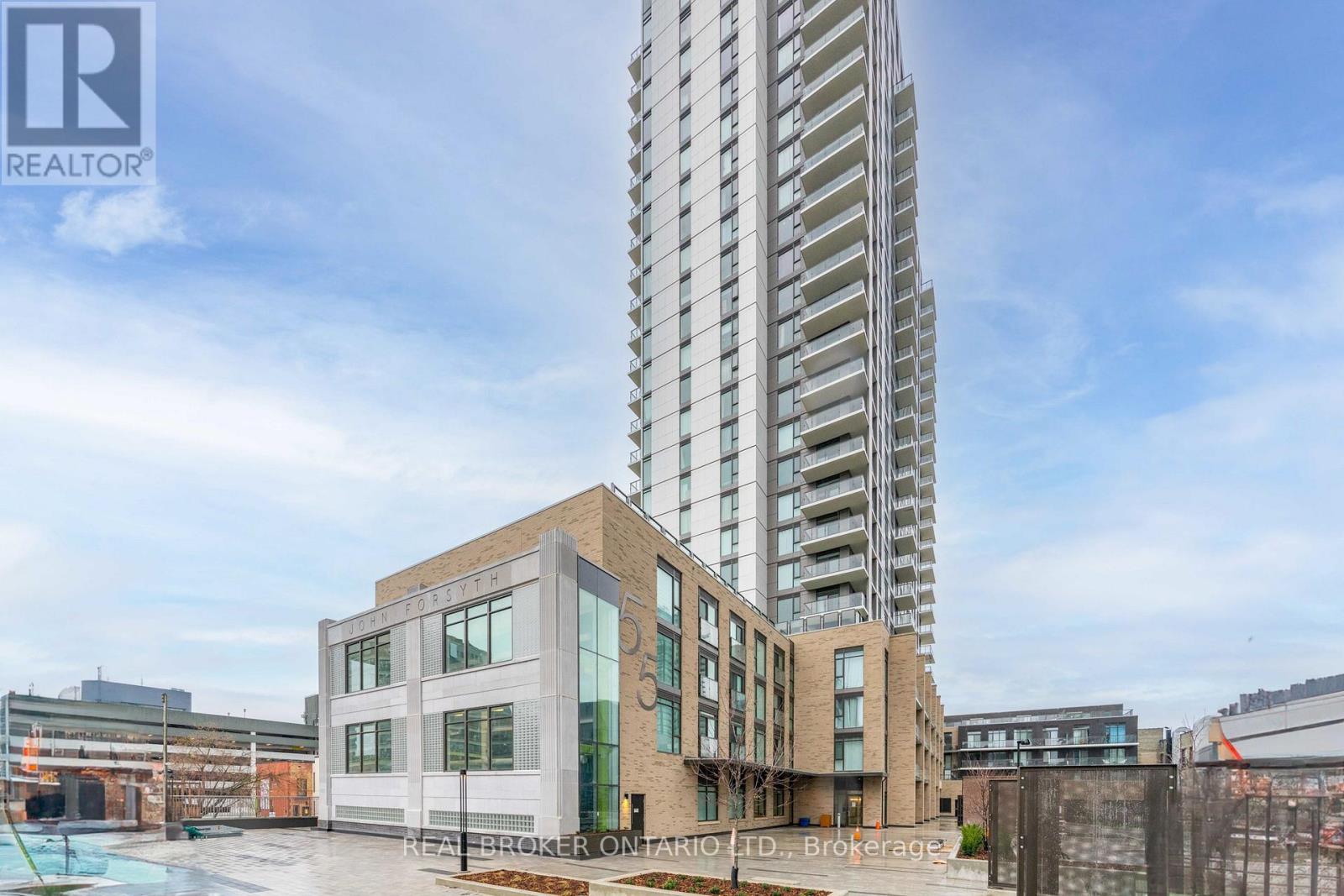 322 - 55 DUKE STREET W