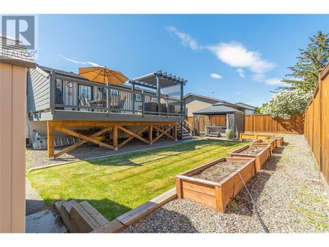 667 Cambridge Crescent Kamloops BC V2B5B7