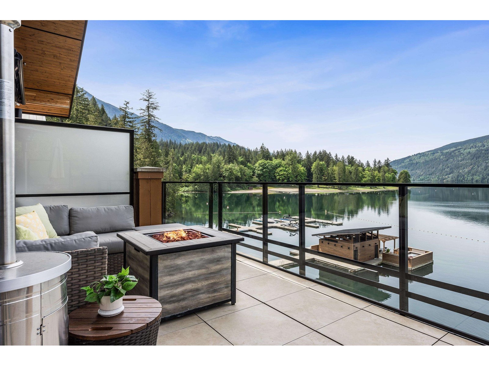 302 3175 COLUMBIA VALLEY ROAD|Cultus Lake North