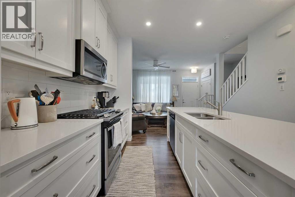 221 Ellen Way