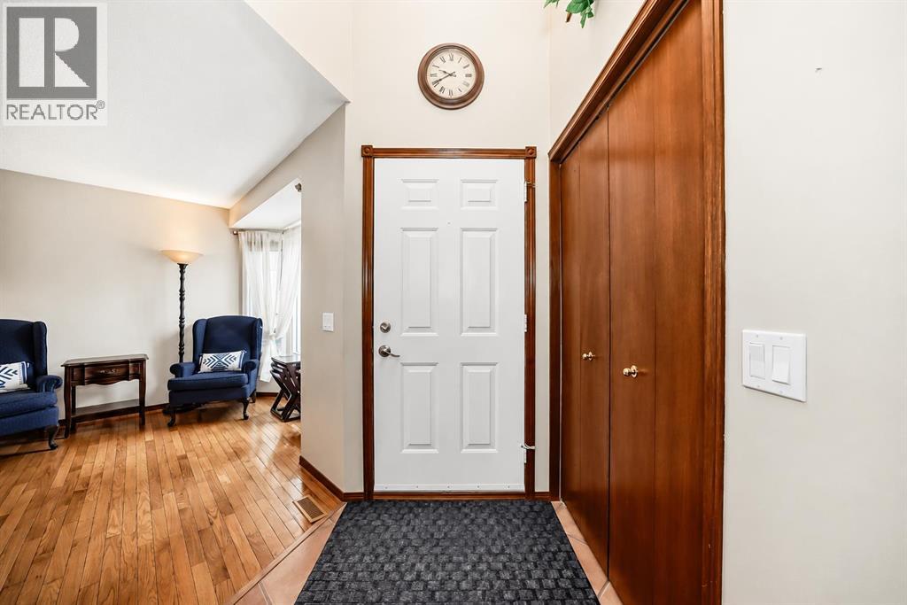 232 Macewan Ridge Close NW