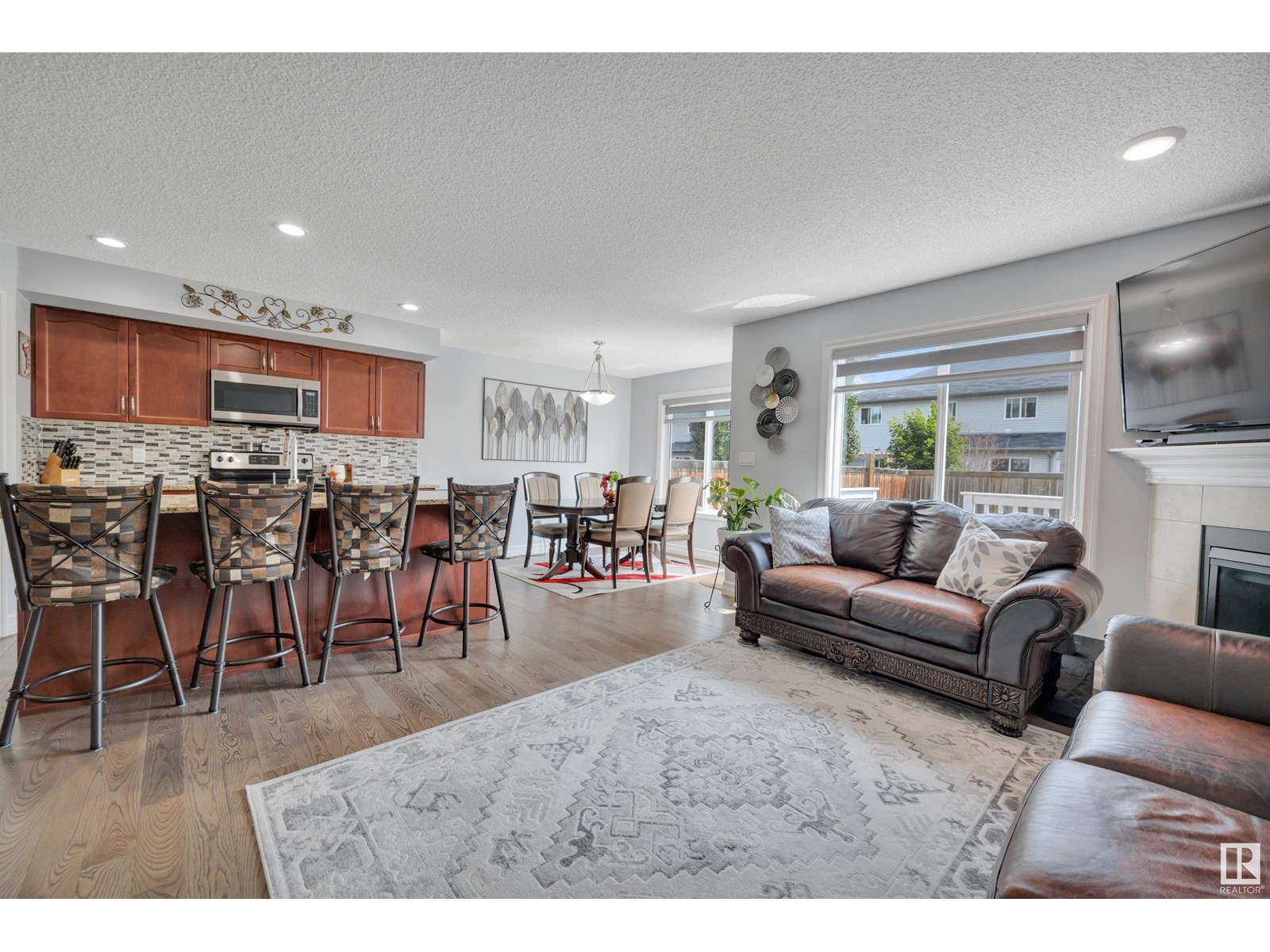 5805 64 ST