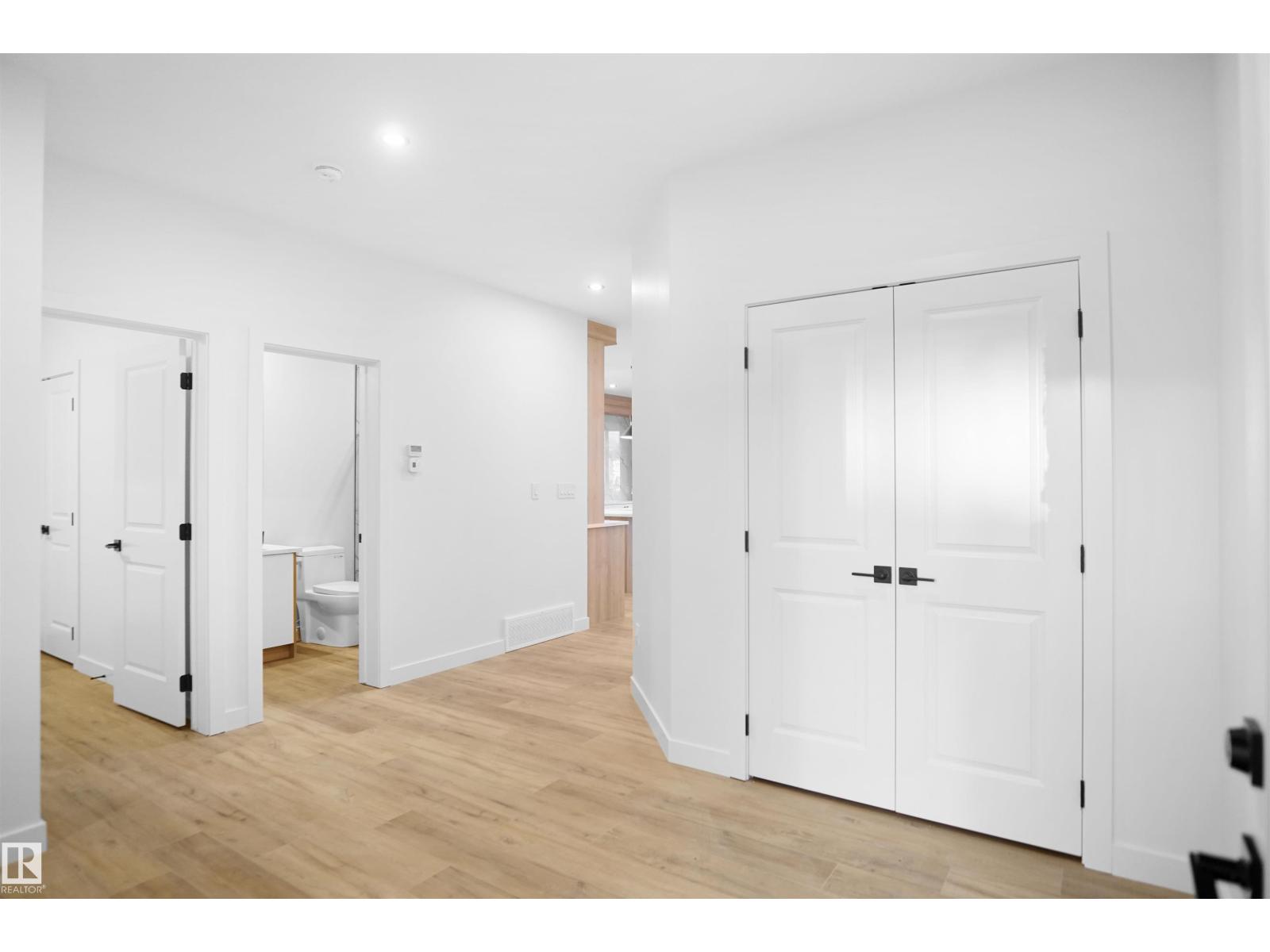 17 AXELWOOD CRESCENT