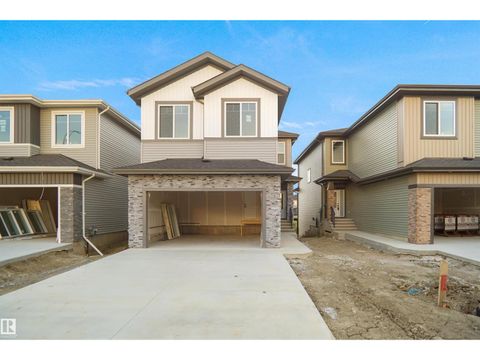 17 AXELWOOD CRESCENT Spruce Grove AB T7X3C6
