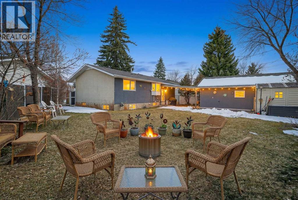 255 Penmeadows Close SE