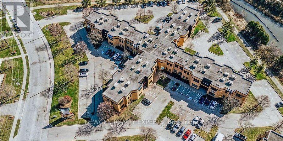 205 & 206 - 155 FROBISHER DRIVE