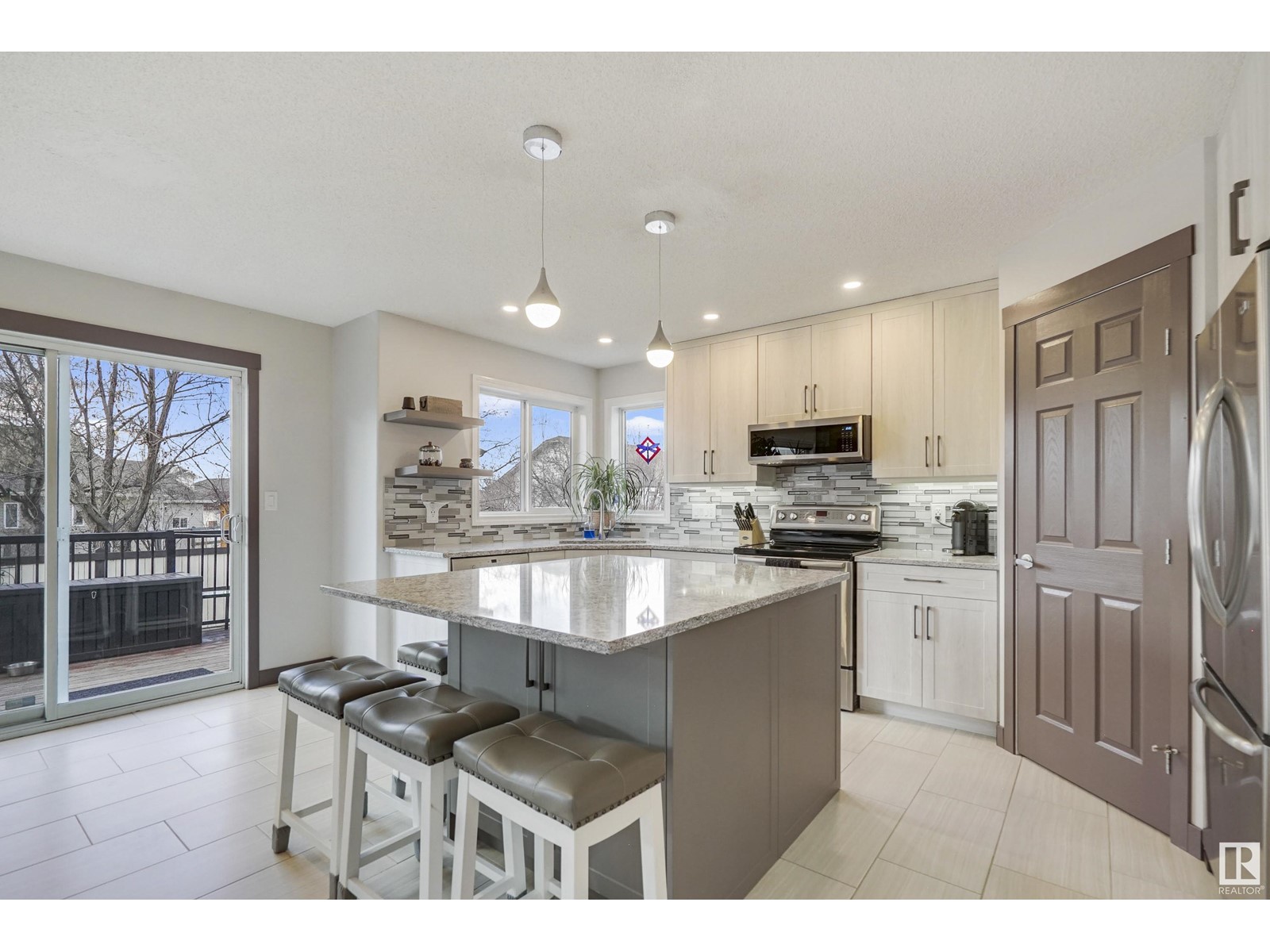 331 MEADOWVIEW TC