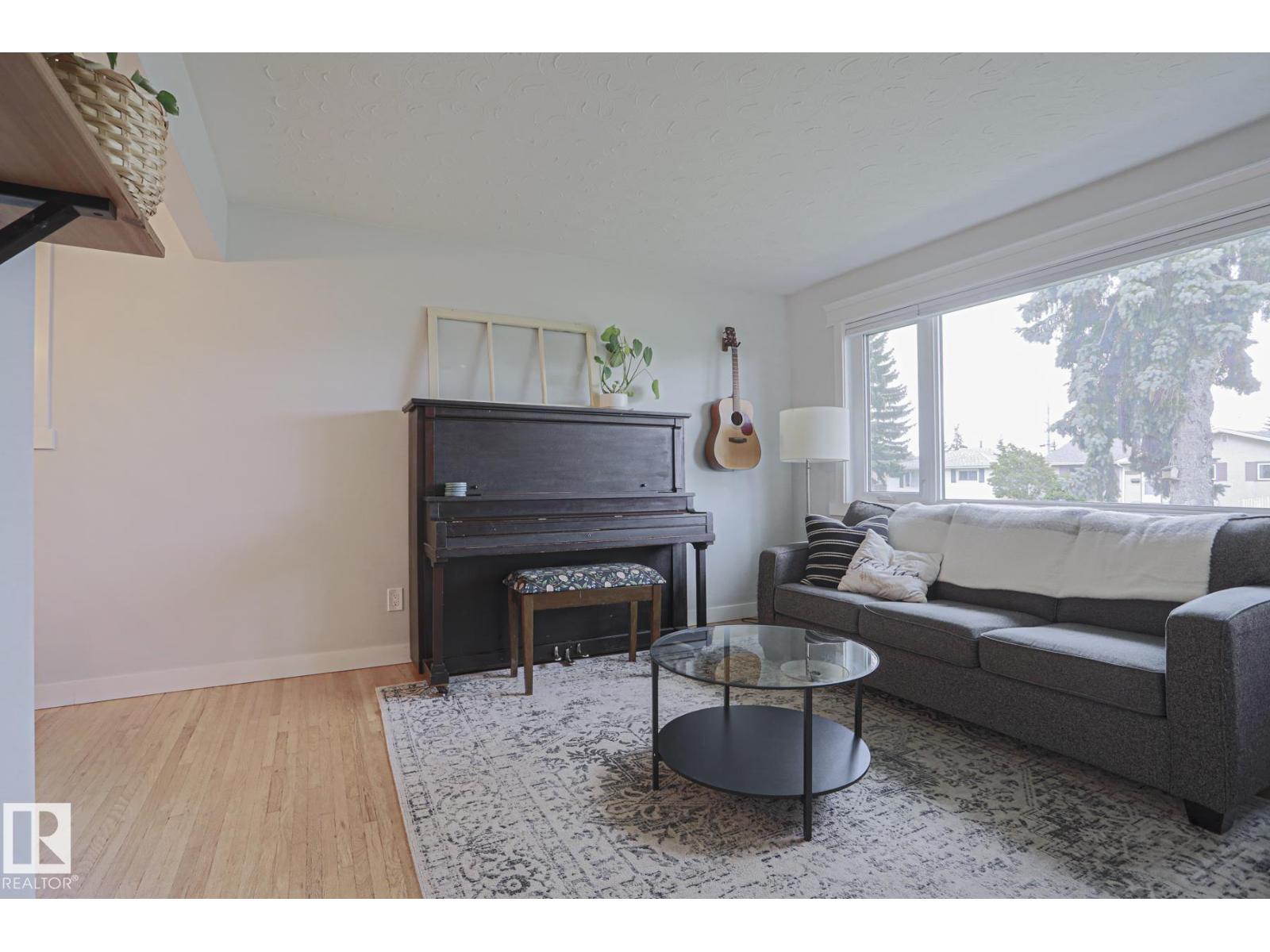 4640 102A AV NW