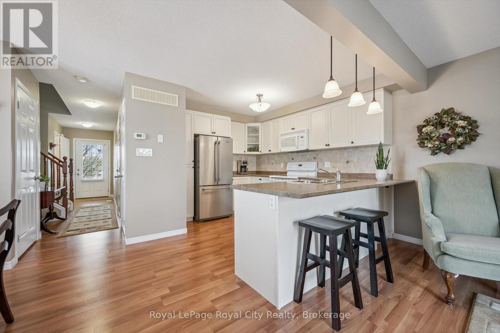 E18 - 6 UPPER MERCER STREET