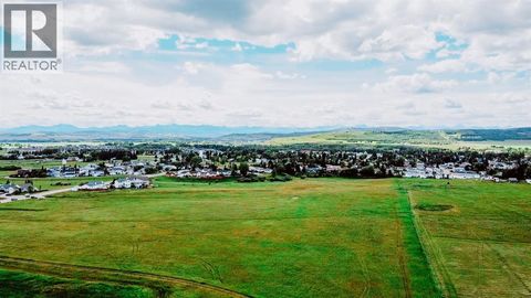 4 Avenue  SE Diamond Valley AB T0L1H0