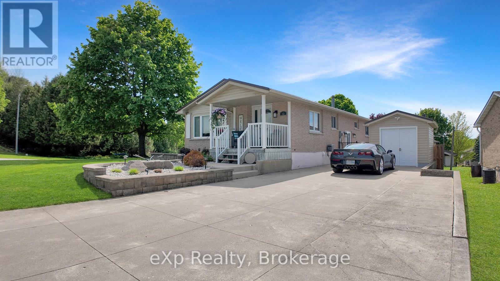 12 KARIN CRESCENT