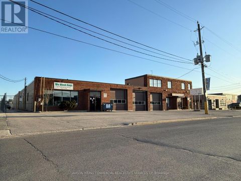 25 & 29 MILFORD AVENUE Toronto (Brookhaven-Amesbury) ON M6M2W1