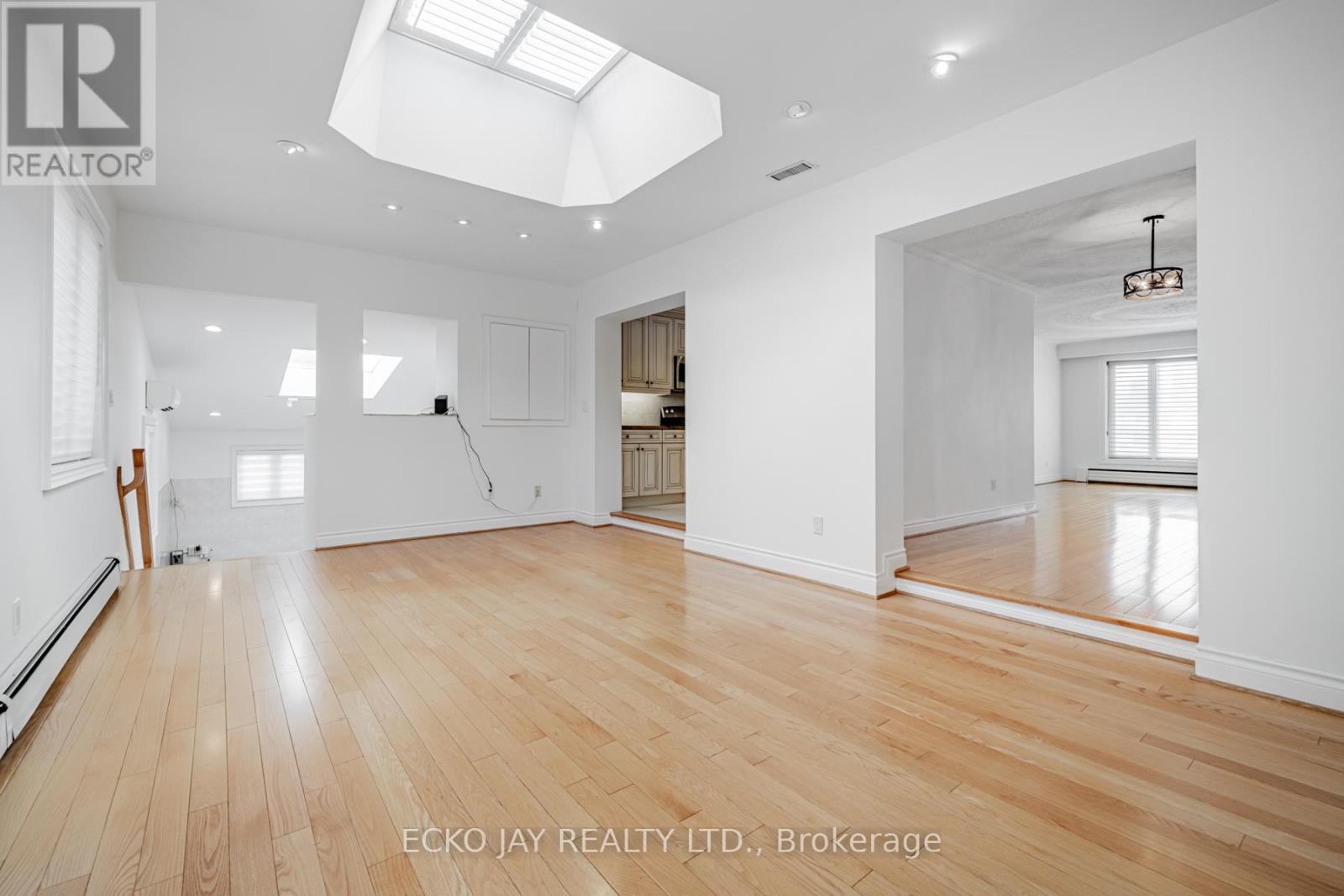 15 COMET COURT