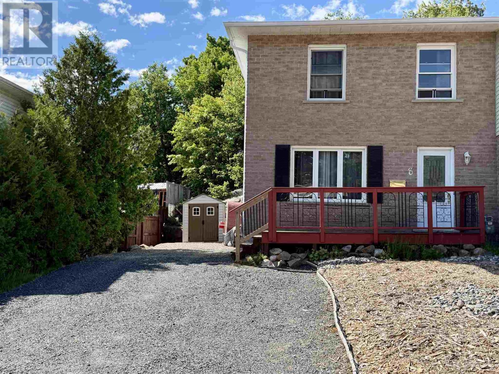 Photo 1 of 30 — 8 Feltz RD, Elliot Lake, ON P5A3P9