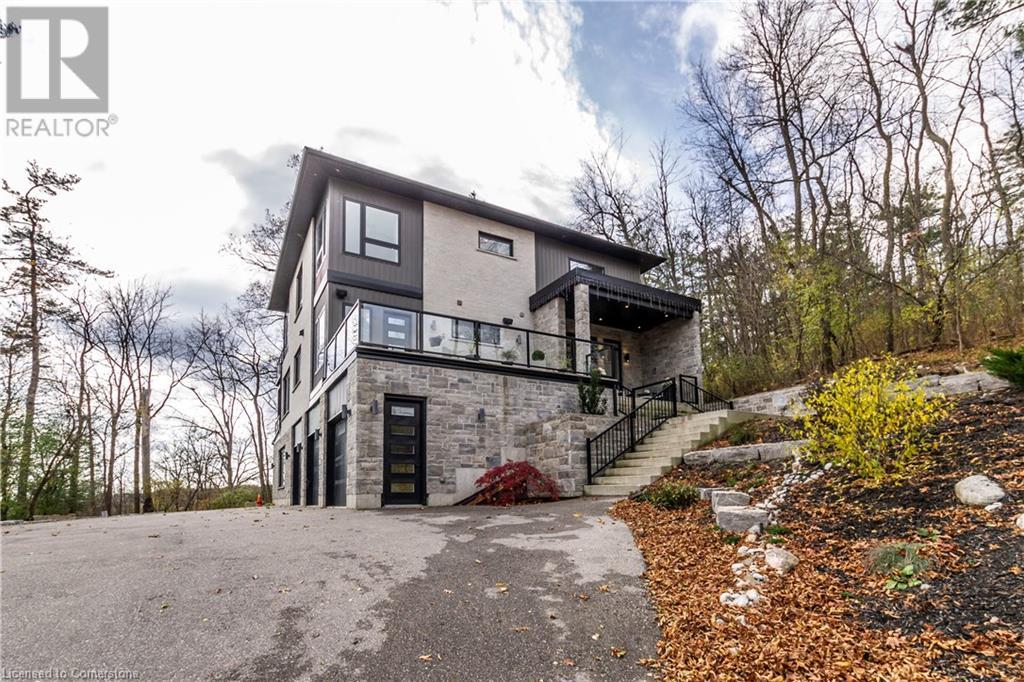 111 GRAND RIDGE Drive