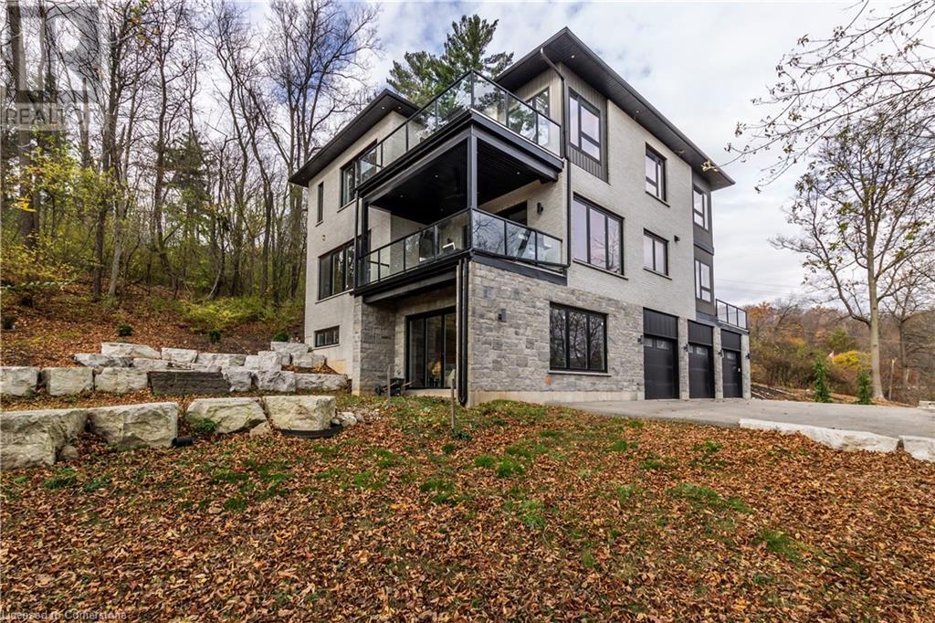 111 GRAND RIDGE Drive
