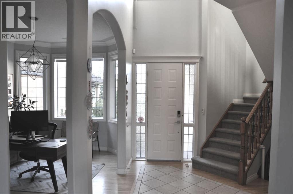 210 Evergreen Mews SW