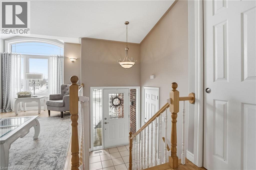 136 COURTNEY Crescent