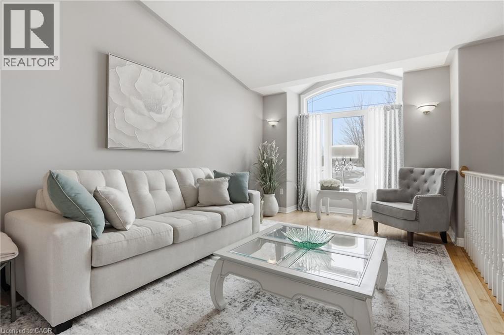 136 COURTNEY Crescent