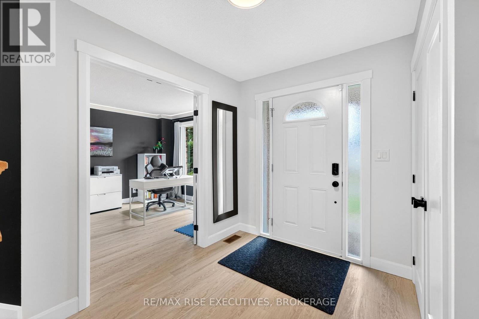 1220 HUMBERSIDE DRIVE