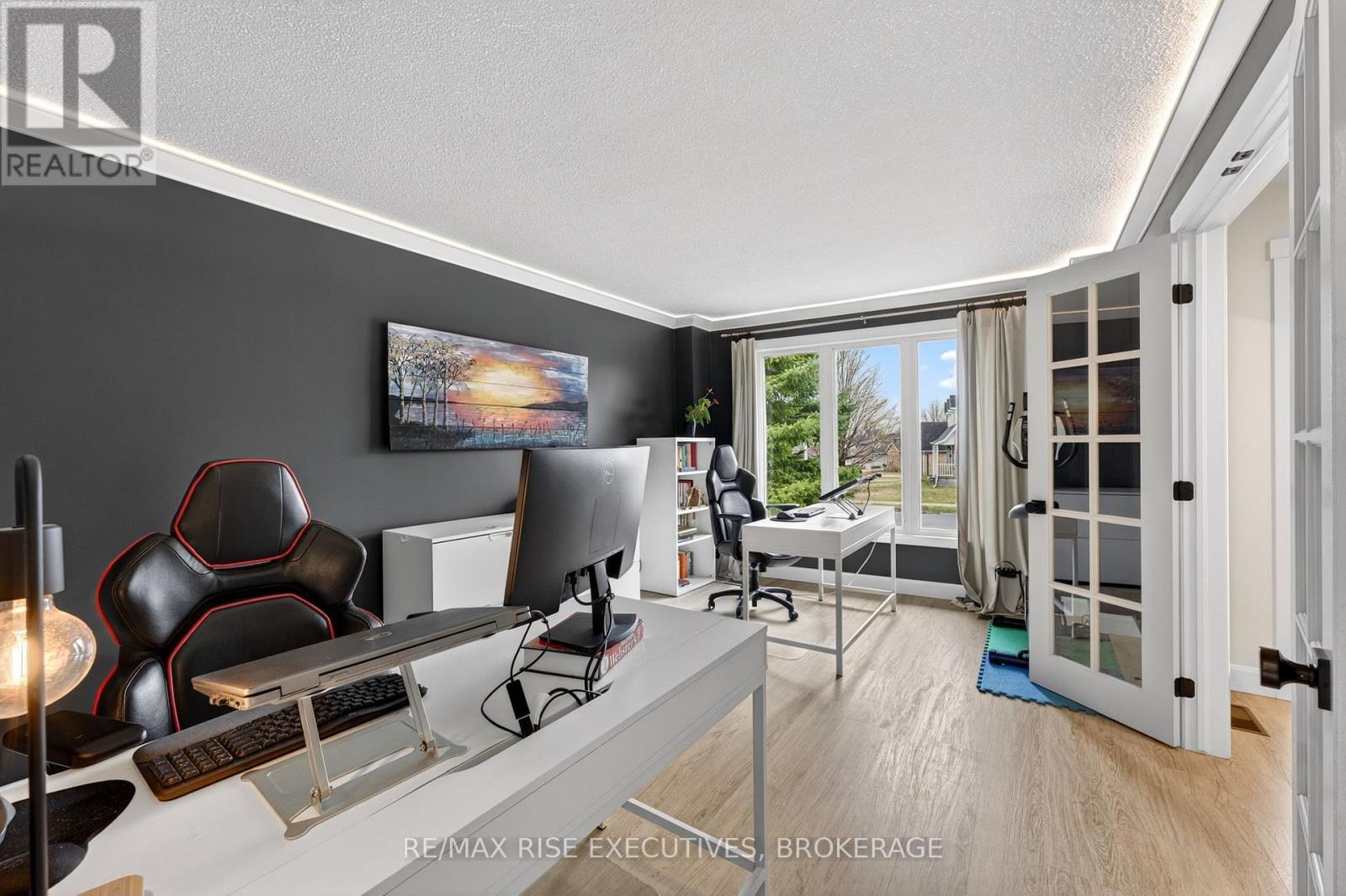 1220 HUMBERSIDE DRIVE