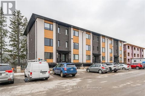 47 LILY LANE Guelph (Clairfields/Hanlon Business Park) ON N1L1E2