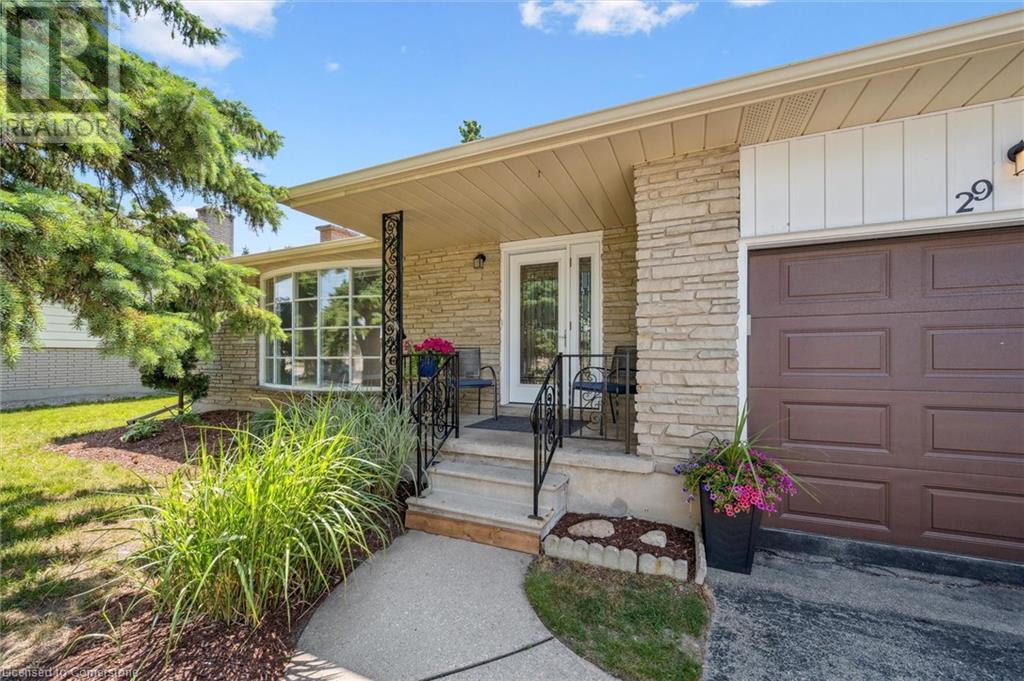 29 STRATHCONA Crescent