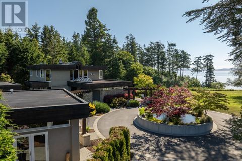 5605 Parker Ave Saanich BC V8Y2N2