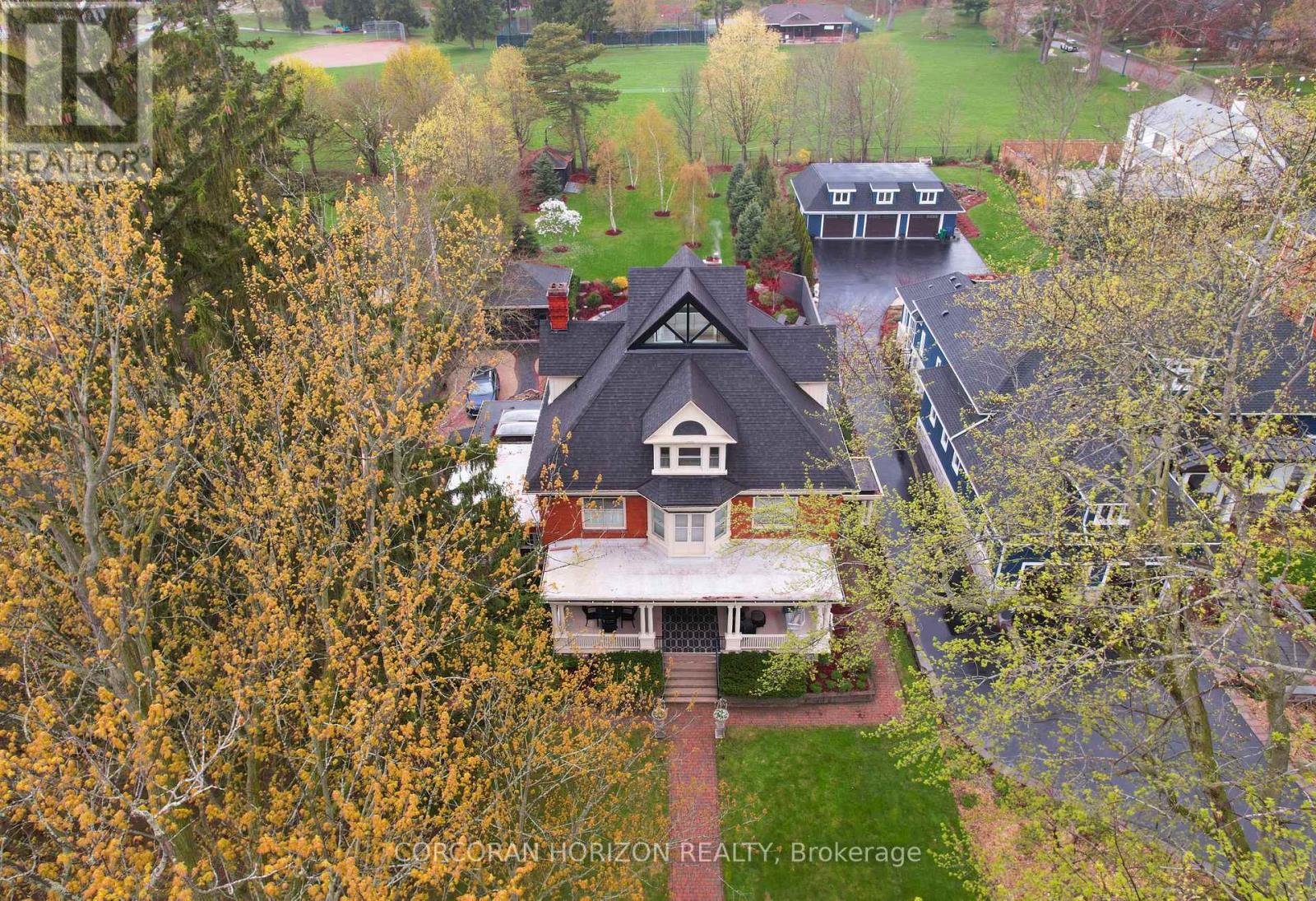 18 BRANT ROAD N