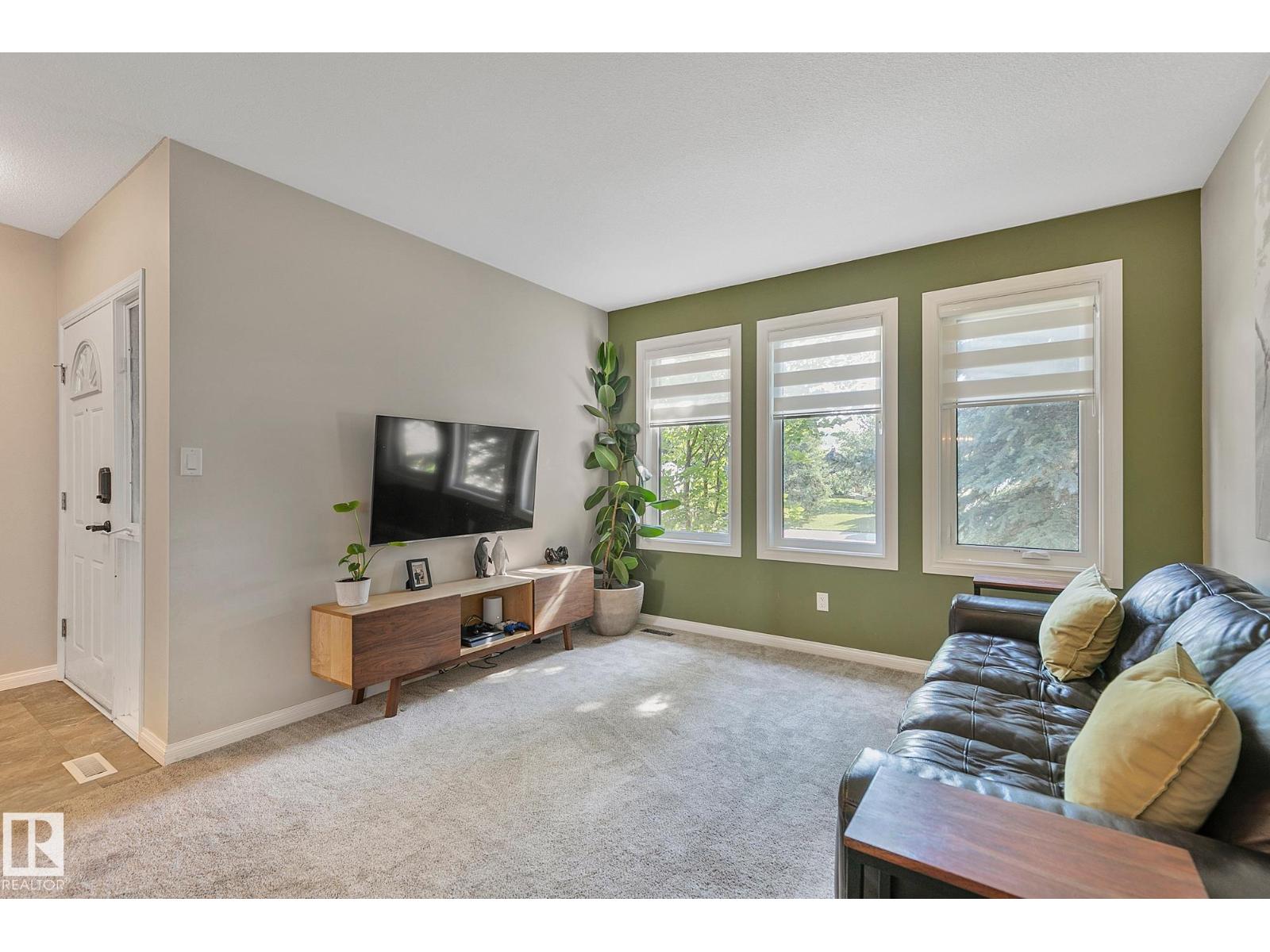 15808 76 ST NW
