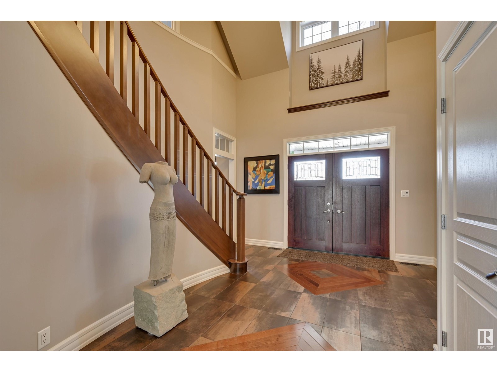 10534 135 ST NW