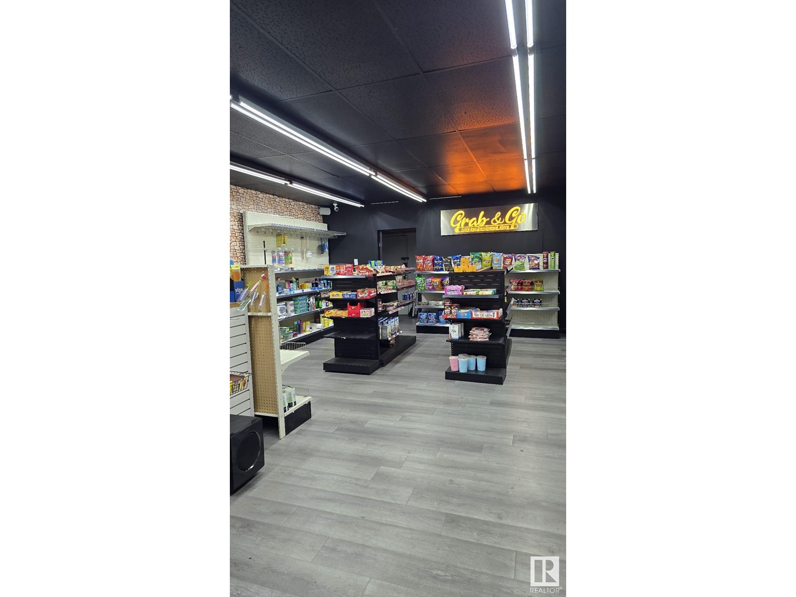 11204 102 AV NW NW