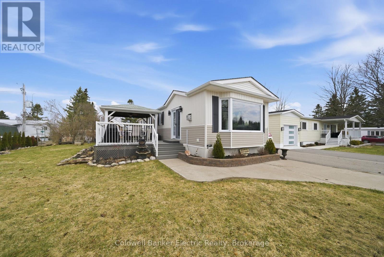 Photo 1 of 37 — 7 HOMEWOOD AVENUE, Kawartha Lakes (Fenelon), ON K9V0H5